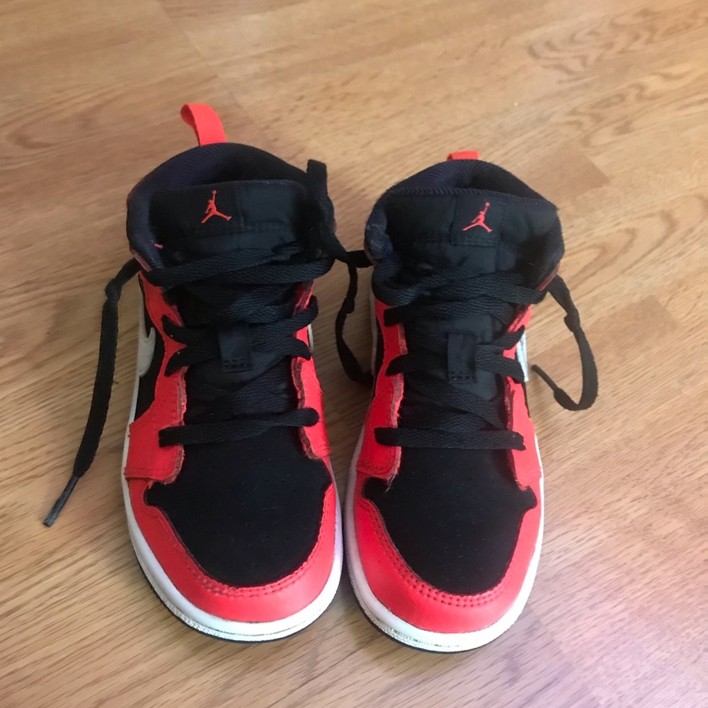 Nike Air Jordan 1 retro high top toddler 10c